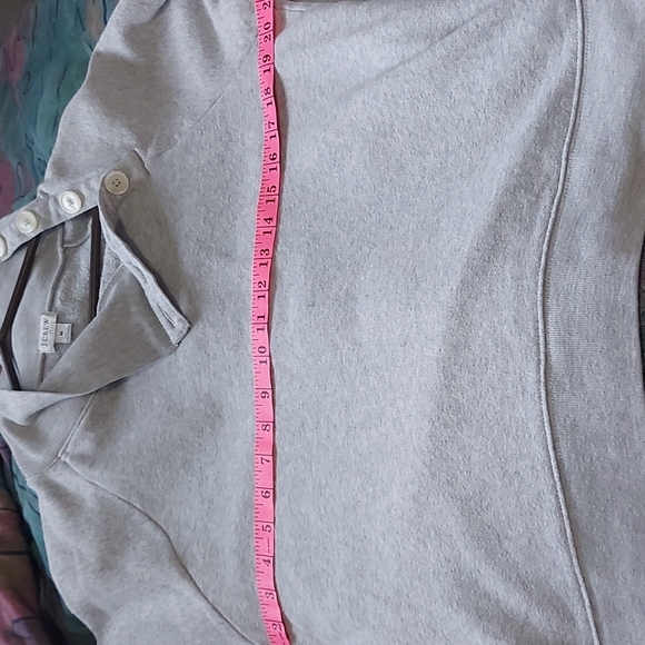 J. Crew sweatshirt with 3 button closure at nevk - Picture 6 of 7